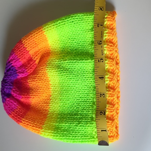 Lot of 3 Kid's NWOT Hand Knitted Wool Beanie Caps, Unique Unisex Multicolored - Picture 13 of 14